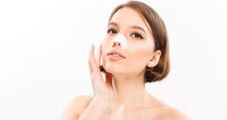 beauty-portrait-sensual-shirtless-woman